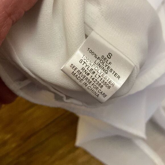 Essue Women's Tie On Back Long Sleeve Blouse White Size Small - Picture 4 of 5